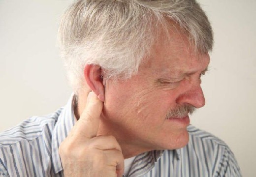 Жировик за ухом: причины появления и способы лечения липомы