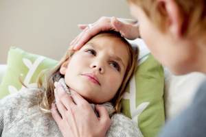 Спрей Панавир для детей при лечении носа и горла