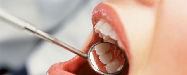 Прыщ на губе: причины появления и особенности лечения