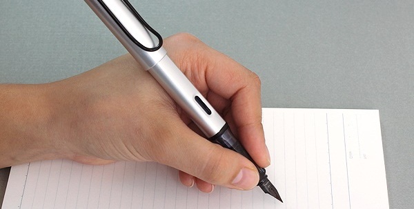 Как быстро убрать мозоль от ручки на среднем пальце